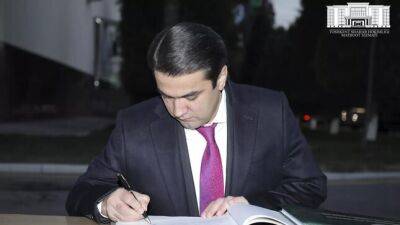 В Таджикистане приняли законопроект Рустама Эмомали о патриотизме