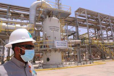 Saudi Aramco снизила цены на нефть для Азии и повысила для Европы Bloomberg