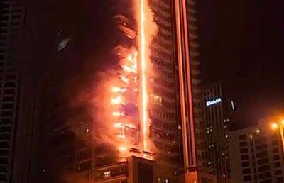 В Дубае сгорел многоэтажный комплекс, примыкающий к Бурдж-Халифа