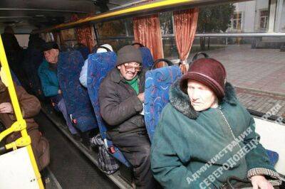 Групу стареньких з окупованого Сєверодонецька вивезли до будинку для людей похилого віку та санаторій