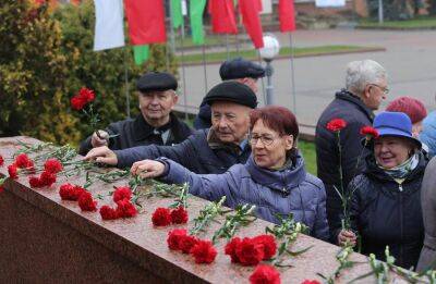 Владимир Ильич Ленин - Как в Гродненской области отметили День Октябрьской революции - grodnonews.by - Россия - Белоруссия - Волковыск