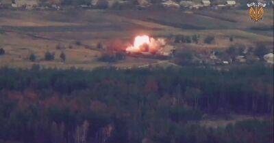 ВСУ ударом из артиллерии уничтожили склад ВС РФ в Луганской области, — СтратКом (видео)