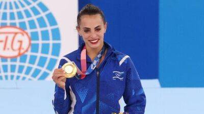 У олимпийской чемпионки Линой Ашрам украли деньги и документы