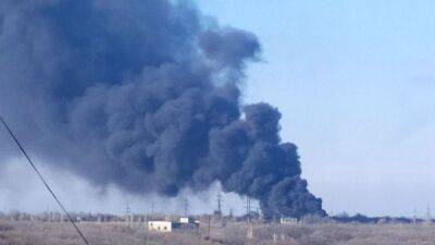 В оккупированной Ясиноватой кто-то "неудачно покурил": в городе вспыхнул масштабный пожар