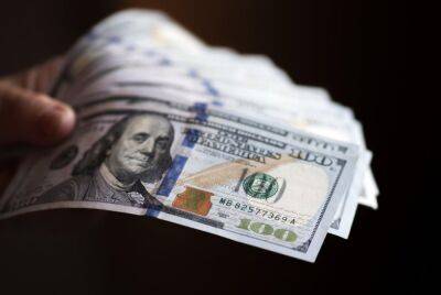 Доллар продолжает расти: где выгоднее всего покупать валюту