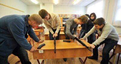 В российских школах со следующего года введут военную подготовку