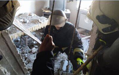 Рятувальники знайшли загиблу під завалами багатоповерхівки під Куп'янськом