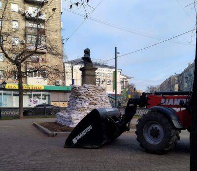 Городские власти защищают памятник Пушкину: в Харькове разгорелся скандал