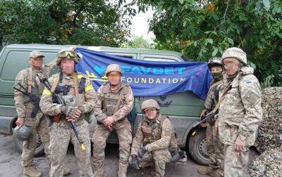 Українські артилеристи й зв’язківці отримали позашляховик і мікроавтобус за сприяння Favbet Foundation