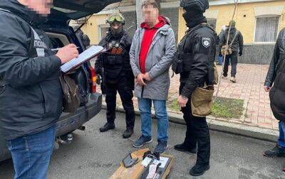 Двое жителей Киевской области продавали оружие и взрывчатку