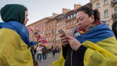 Украинцев спросили, довольны ли они финансовым положением в Польше: обнародованы результаты
