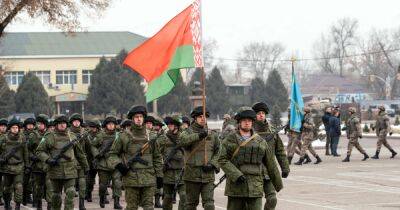 Генштаб ВСУ: В Беларуси "чмобикам" выдали оружие образца Второй мировой войны