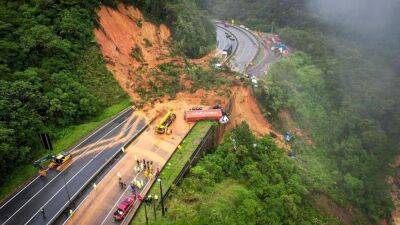Сход оползня на шоссе в Бразилии: жертвы и десятки пропавших без вести