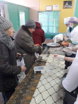В Харькове в Салтовском районе начали выдавать горячие обеды