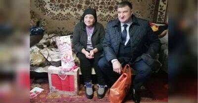 За загиблого сина — торт: у росії вручили подарунки родичам рашистів