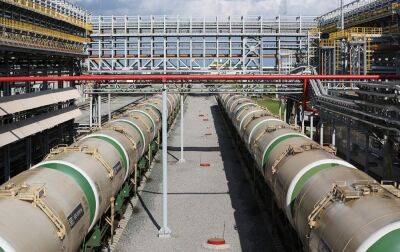 ЄС готовий обмежити ціну на нафту Росії до 60 доларів, чекає згоди Польщі, - ЗМІ