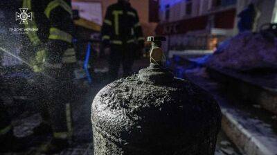 В Киеве в киоске быстрого питания взорвался газовый баллон: 5 пострадавших