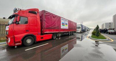 Трансформаторы и генераторы: Азербайджан отправил гуманитарную помощь Украине (фото)