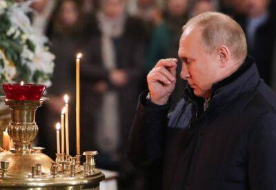 РПЦ роздає "могілізованим" молитву за Путіна — "верховного головнокомандувача божого війська" (фото) - facenews.ua - Украина