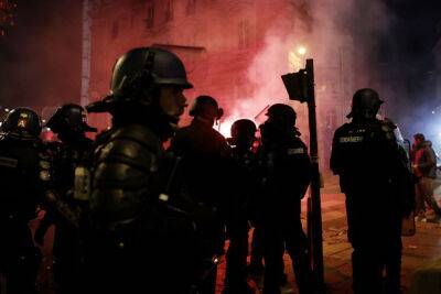 Франция столкнулась с массовыми беспорядками после четвертьфиналов ЧМ по футболу