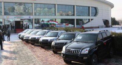 7 районам Согдийской области за первенство в производстве хлопка подарены 7 легковых автомобилей