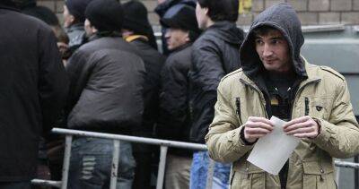 Мигрантам в России вводят новое удостоверение