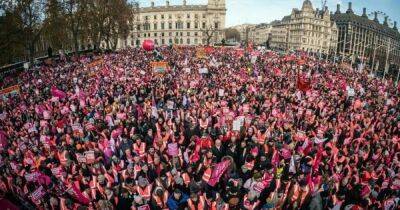"Зима недовольства": британцы готовятся к массовой забастовке медсестер, — Reuters