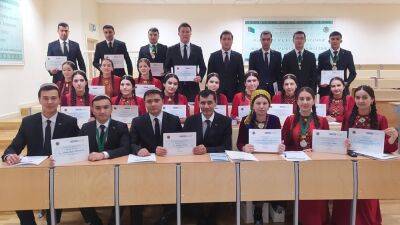 Международные организации провели семь тренингов за неделю для туркменских госслужащих