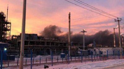 В Татарстане масштабный пожар в промзоне: полыхают 10 тыс кв м