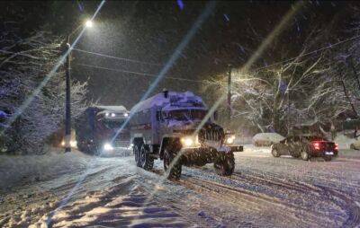 Снегопад парализовал дороги в большинстве областей: спасатели показали, что происходит и куда не стоит ехать - ситуация ухудшается