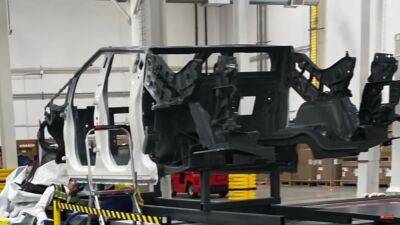 Илон Маск - Tesla Cybertruck - Кузов Tesla Cybertruck был замечен на заводе Gigafactory в Техасе – массовое производство электропикапов должно начаться в середине 2023 года - itc.ua - Украина - Техас