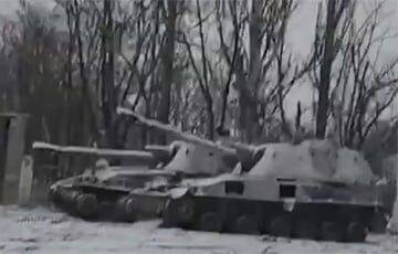 Российские оккупанты бросили в одном из населенных пунктов пять боевых бронемашин