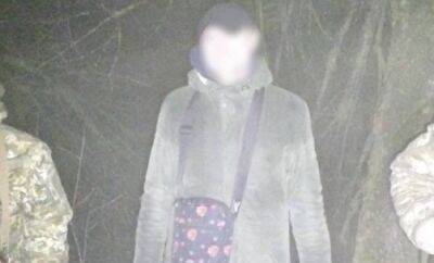 "Зато не бросил": украинцев растрогал парень, бежавший за границу с четырехлапым другом