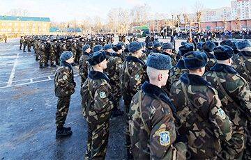 Витебских десантников перебрасывают к границе с Украиной