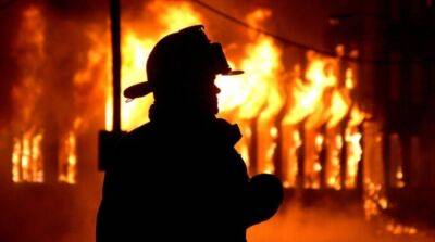 Обстрелы Херсона: после атаки рф в городе вспыхнул масштабный пожар