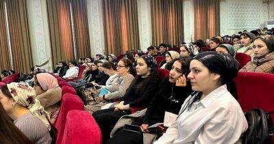 В Таджикистане начался международный образовательный форум учителей