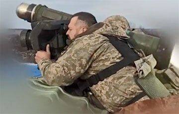 Президентская бригада ВСУ из мощного оружия уничтожает бронемашины армии РФ