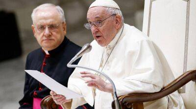 Папа Римский призвал верующих меньше тратить на Рождество и жертвовать украинцам