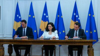 Лидеры Косова подписали заявку на вступление в Евросоюз