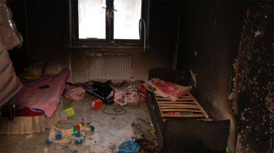 В Житковичах прохожий спас из пожара женщину с двумя детьми