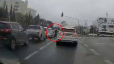 Видео: водителя застрелили средь бела дня на оживленном перекрестке возле Ноф ха-Галиля