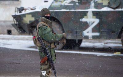 У Білорусі фіксують прибуття російських ешелонів: везуть БМП та вантажівки (фото)
