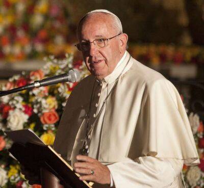 Папа Римський просить не витрачатися на Різдво, натомість підтримати українців