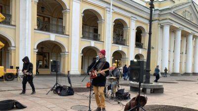 В Петербурге уличных музыкантов обязали согласовывать выступления