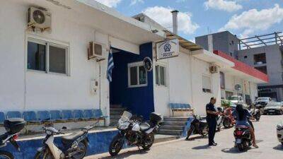 В Греции освободили 60-летнюю израильтянку, арестованную за "похищение детей"