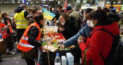 В Германии беженцам начнут платить больше: сколько денег будут получать украинцы