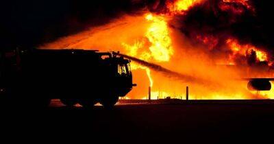 Очередной пожар: в российском Ангарске загорелся нефтезавод, есть пострадавшие (видео)