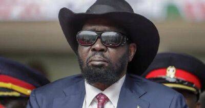 Экстремальный патриотизм: президент Южного Судана помочился в штаны, слушая гимн страны (ВИДЕО)