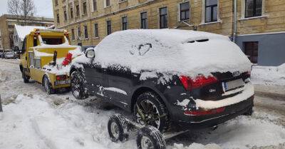 Полиция призывает парковаться так, чтобы не мешать чистить снег
