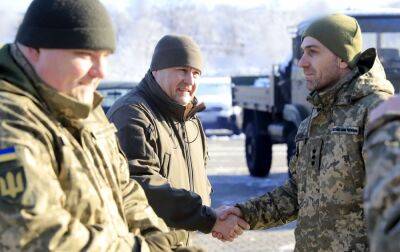 Філатов: Дніпро передав ЗСУ ще 16 вантажівок та пікапів